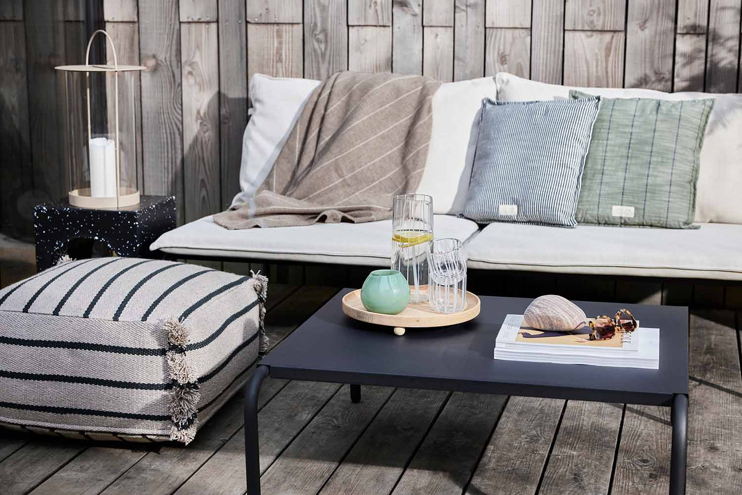 OYOY LIVING Furi Outdoor Lounge Table Table 206 Black
