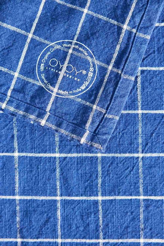 Indlæs billede i Gallery viewer, OYOY LIVING Grid Tablecloth - 200x140 cm Tablecloth 602 Dark Blue / White
