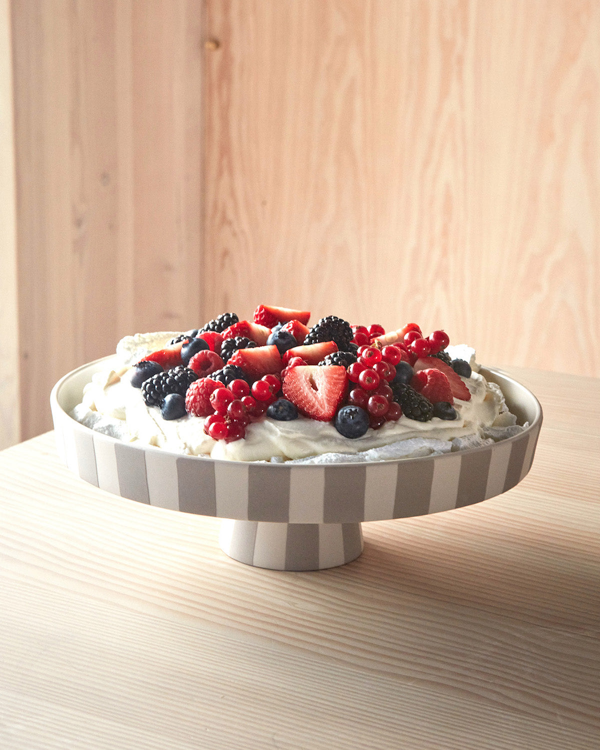 OYOY Toppu serving plate L ケーキスタンド Toppu Tray