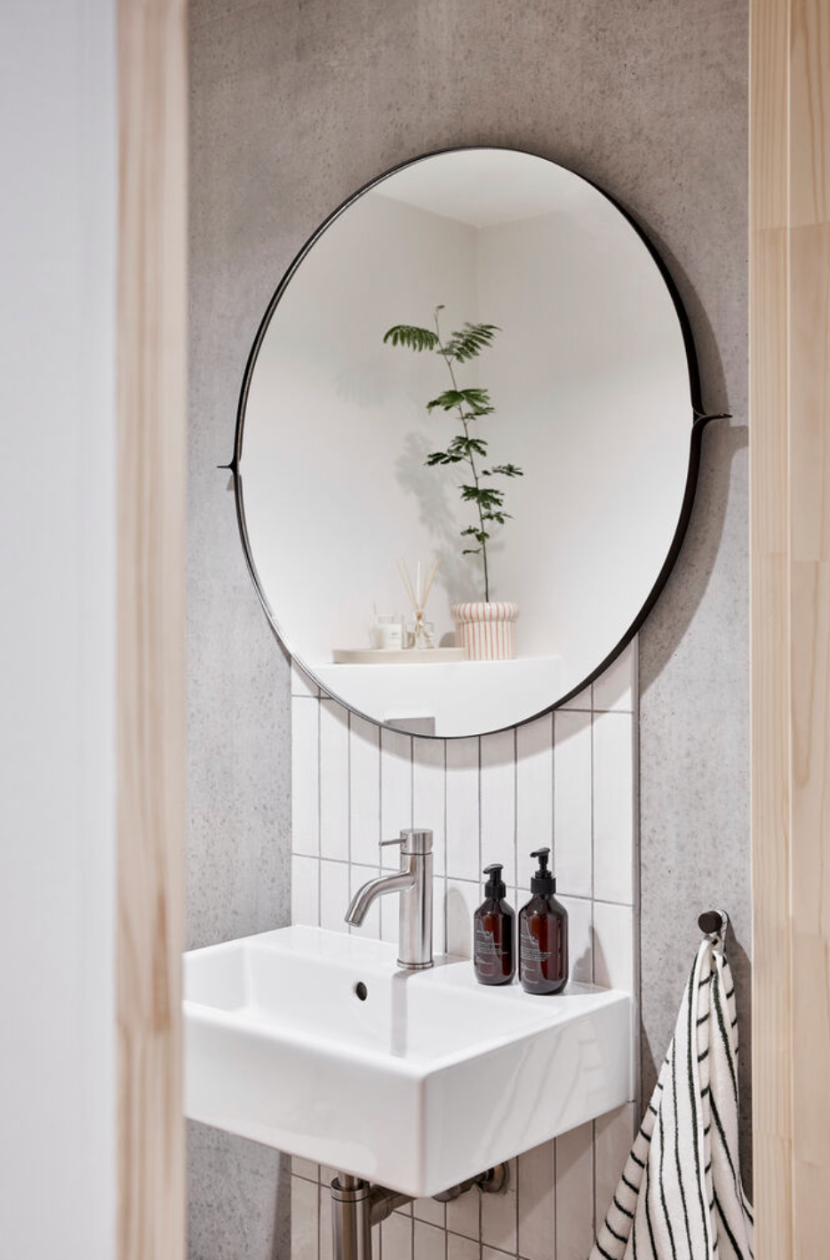 Mira Wall Mirror