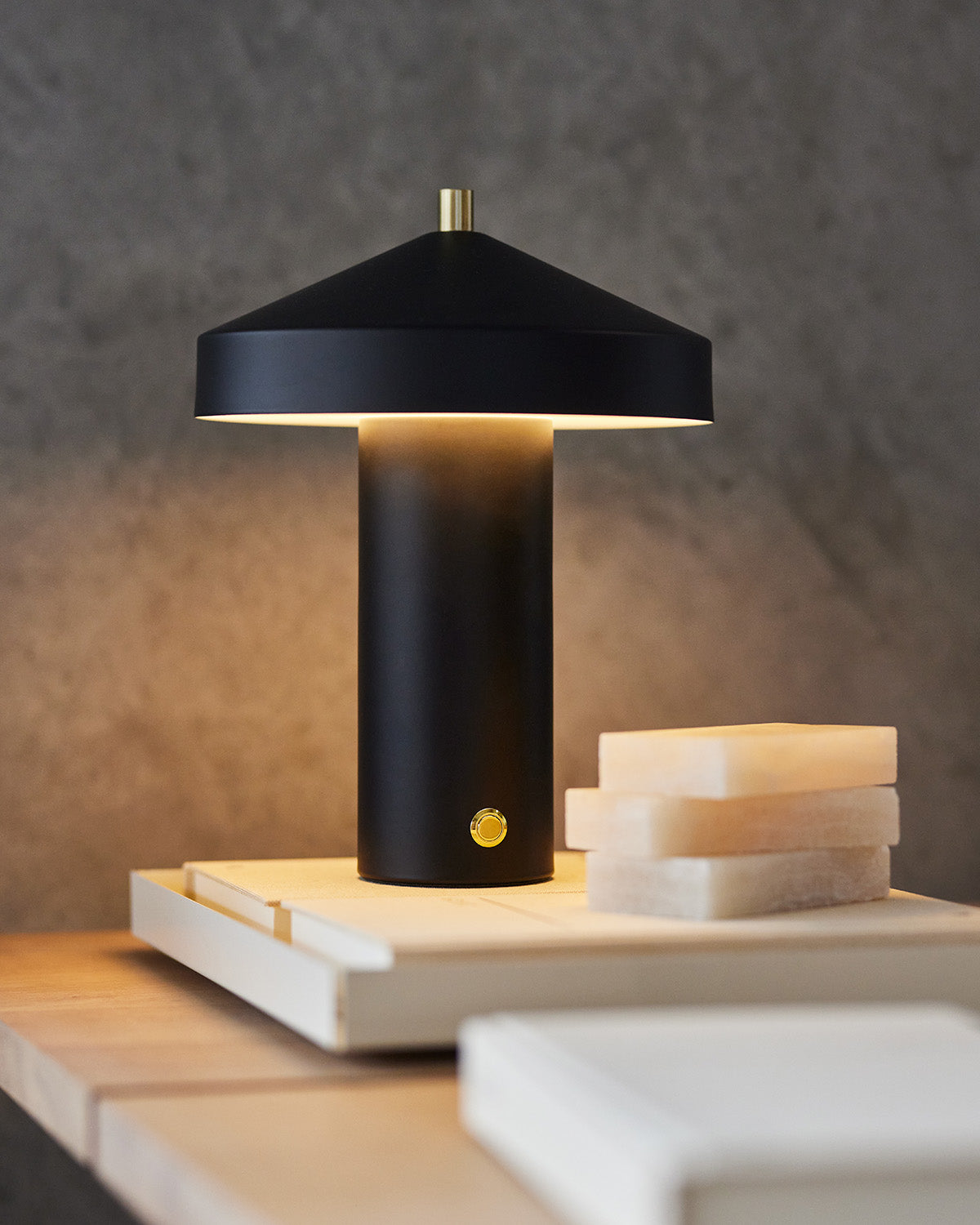 Hatto Table Lamp LED (EU)