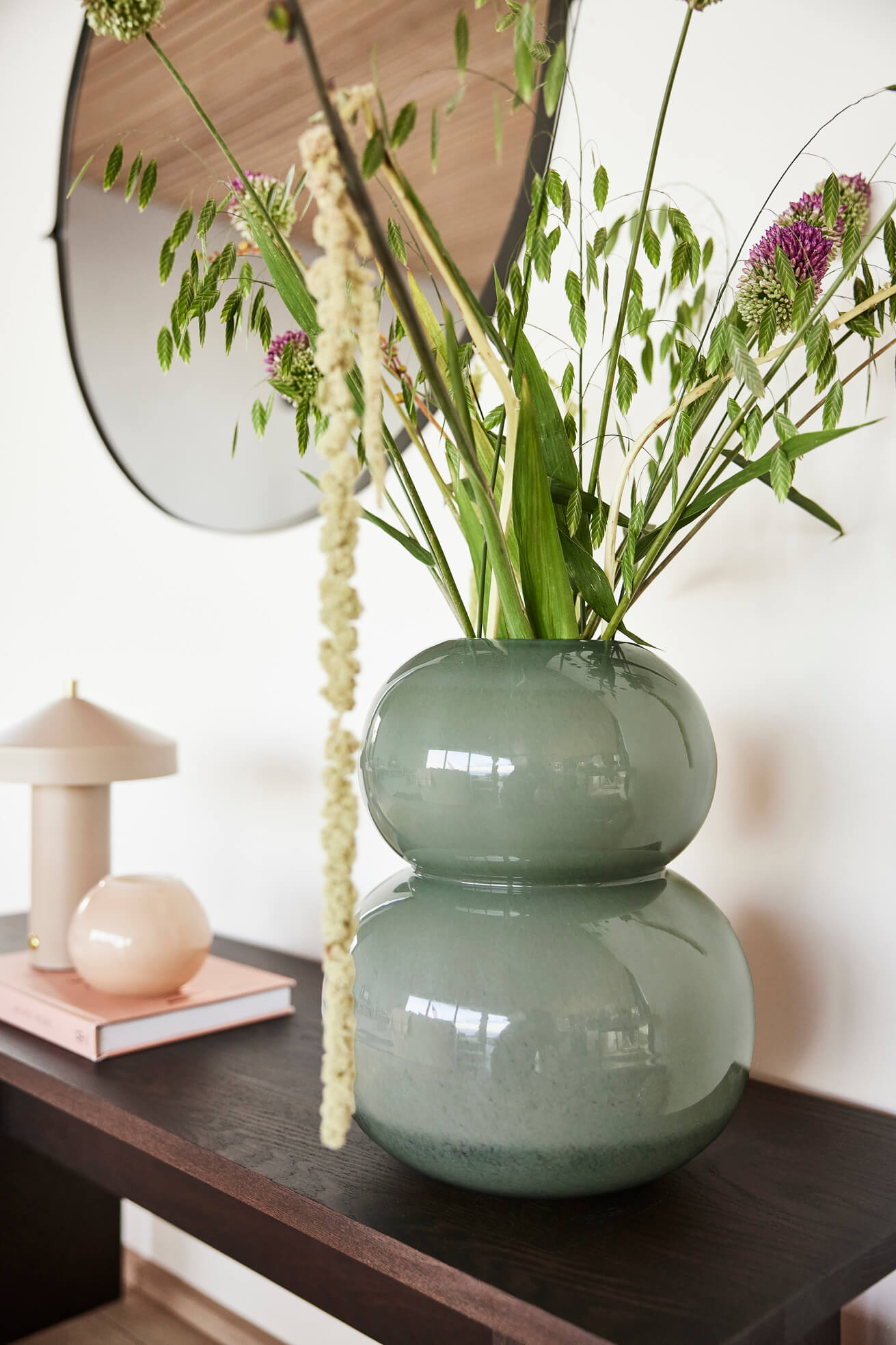 Indlæs billede i Gallery viewer, OYOY LIVING Lasi Vase - Large Vase 704 Jade
