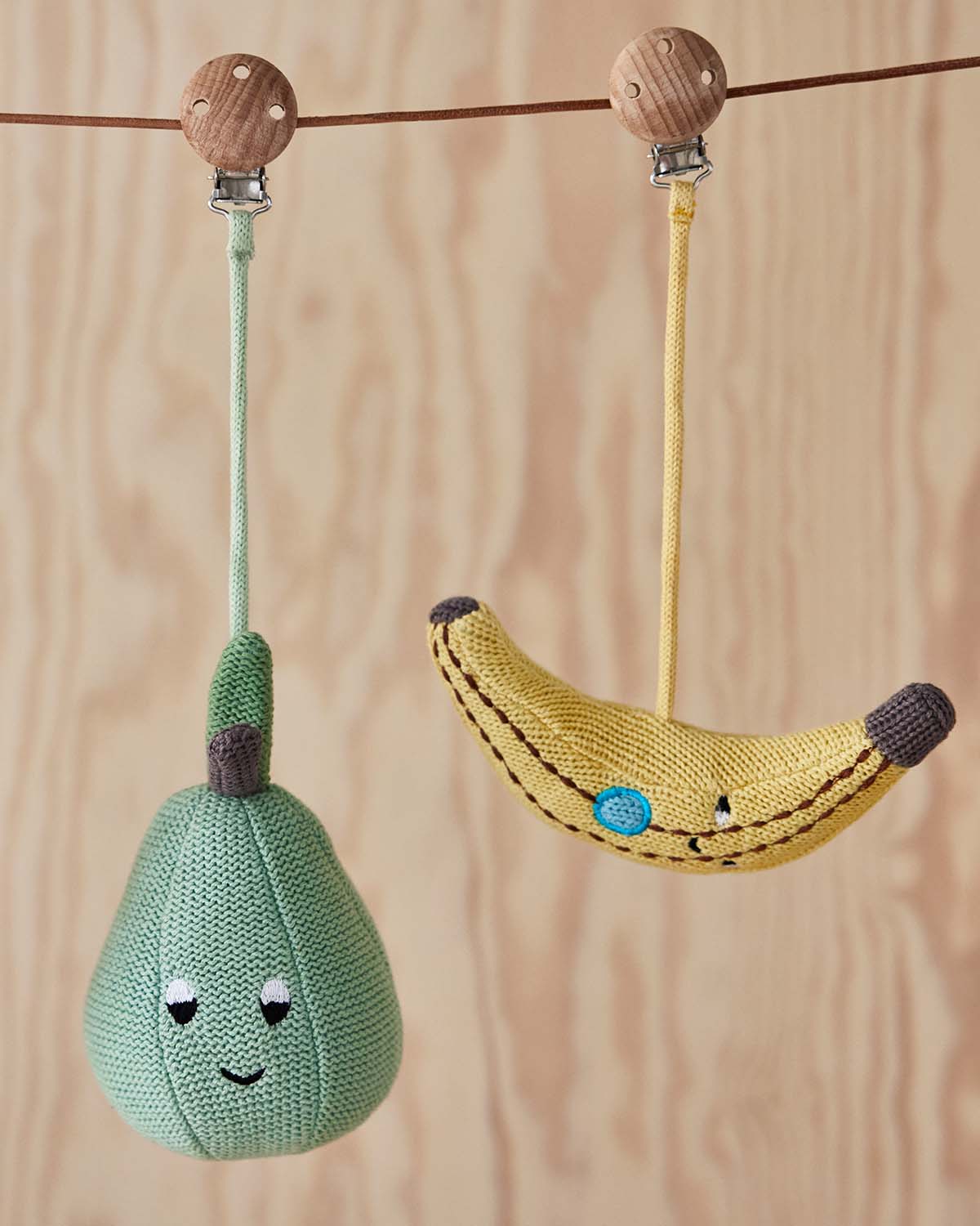 Yummy Banana Pram Toy Clip