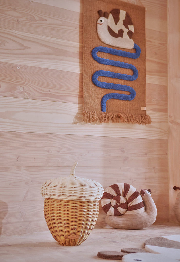 Sally Snail On The Way Wall Rug