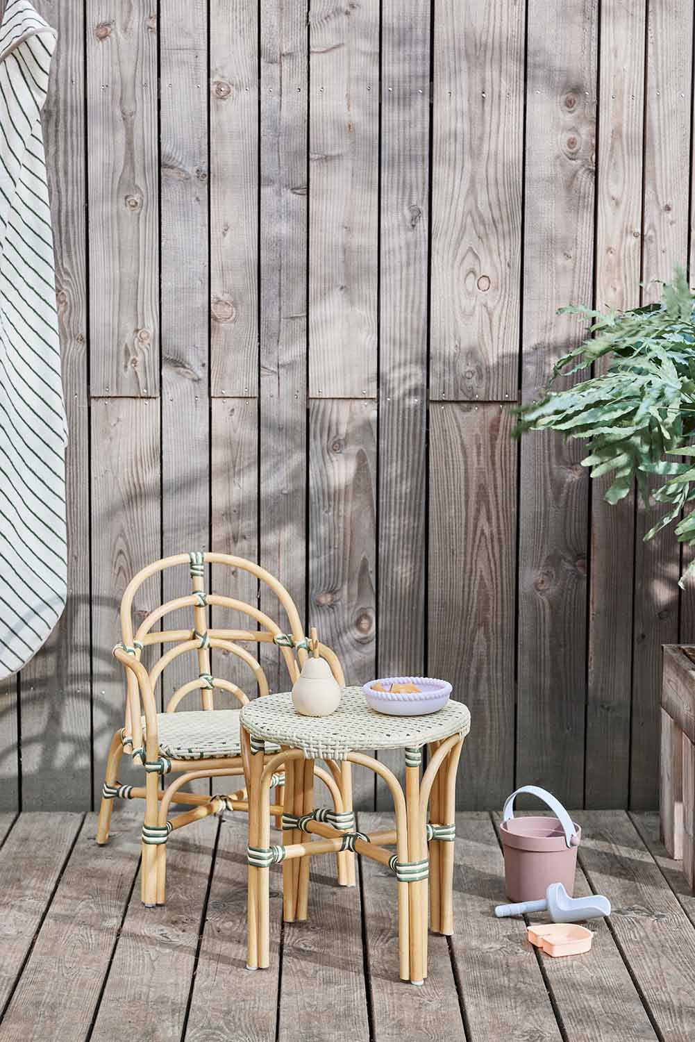 OYOY MINI Momi Mini Outdoor Table Table 805 Vanilla / Olive