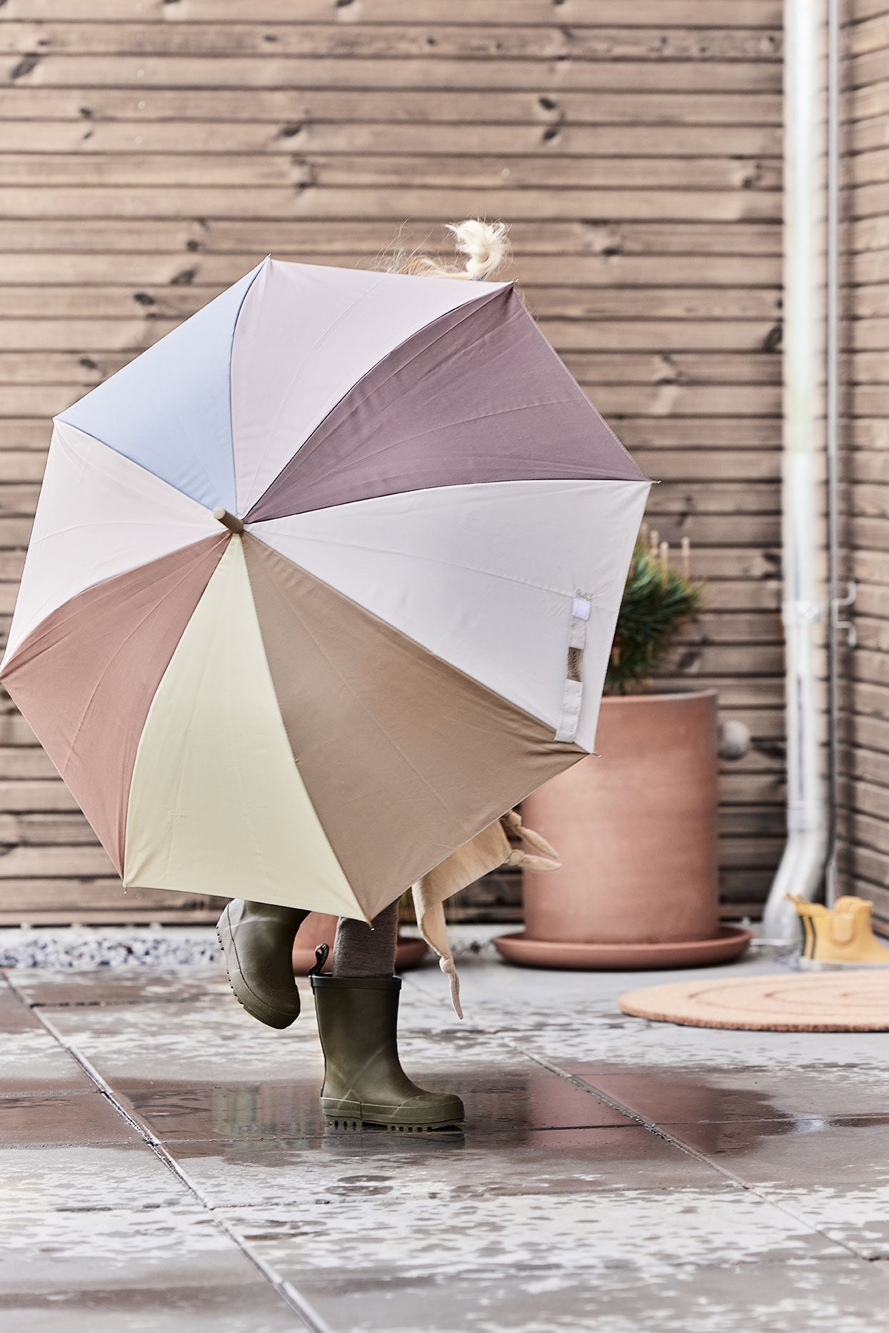Indlæs billede i Gallery viewer, OYOY MINI Moni Umbrella - Mini Umbrella 908 Multi
