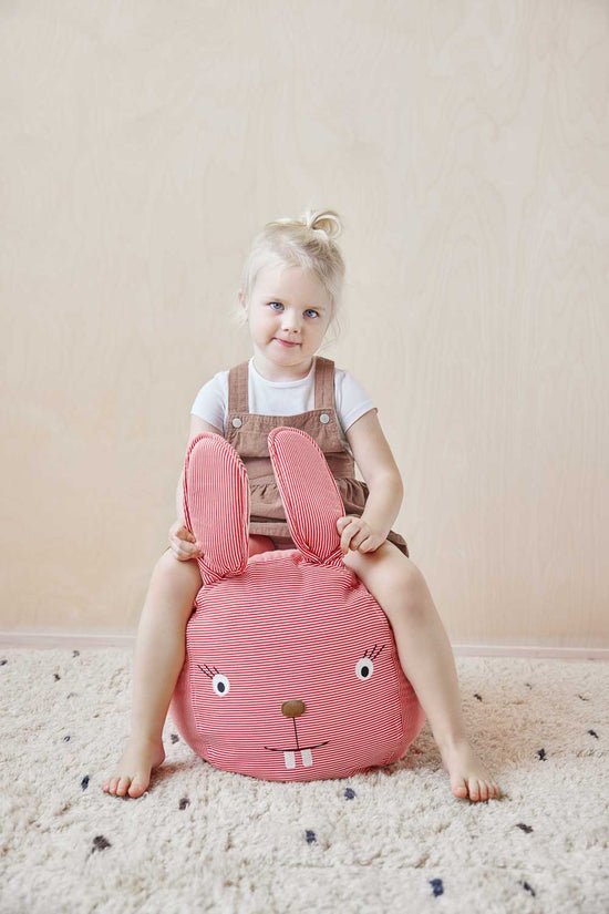 Indlæs billede i Gallery viewer, OYOY MINI Rosy Rabbit - Ride on Rabbit Soft Toys 405 Cherry Red
