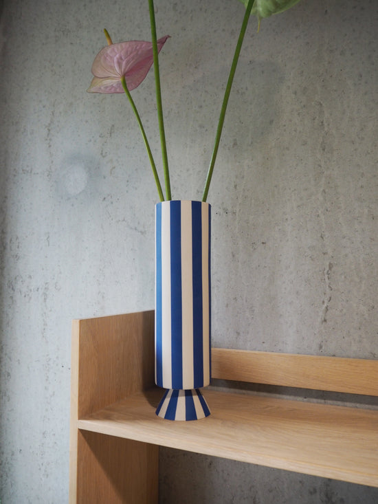 OYOY LIVING Toppu Vase - High Vase 609 Optic Blue