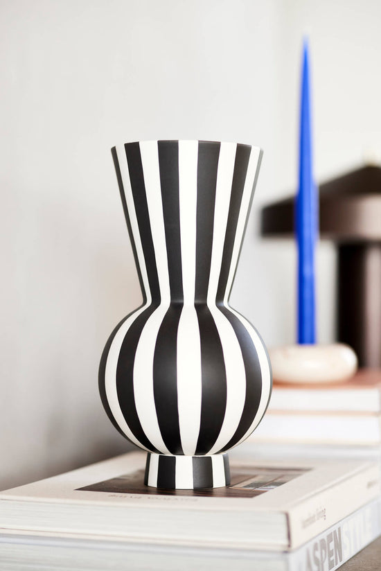OYOY LIVING Toppu Vase - Round Vase 101 White / Black