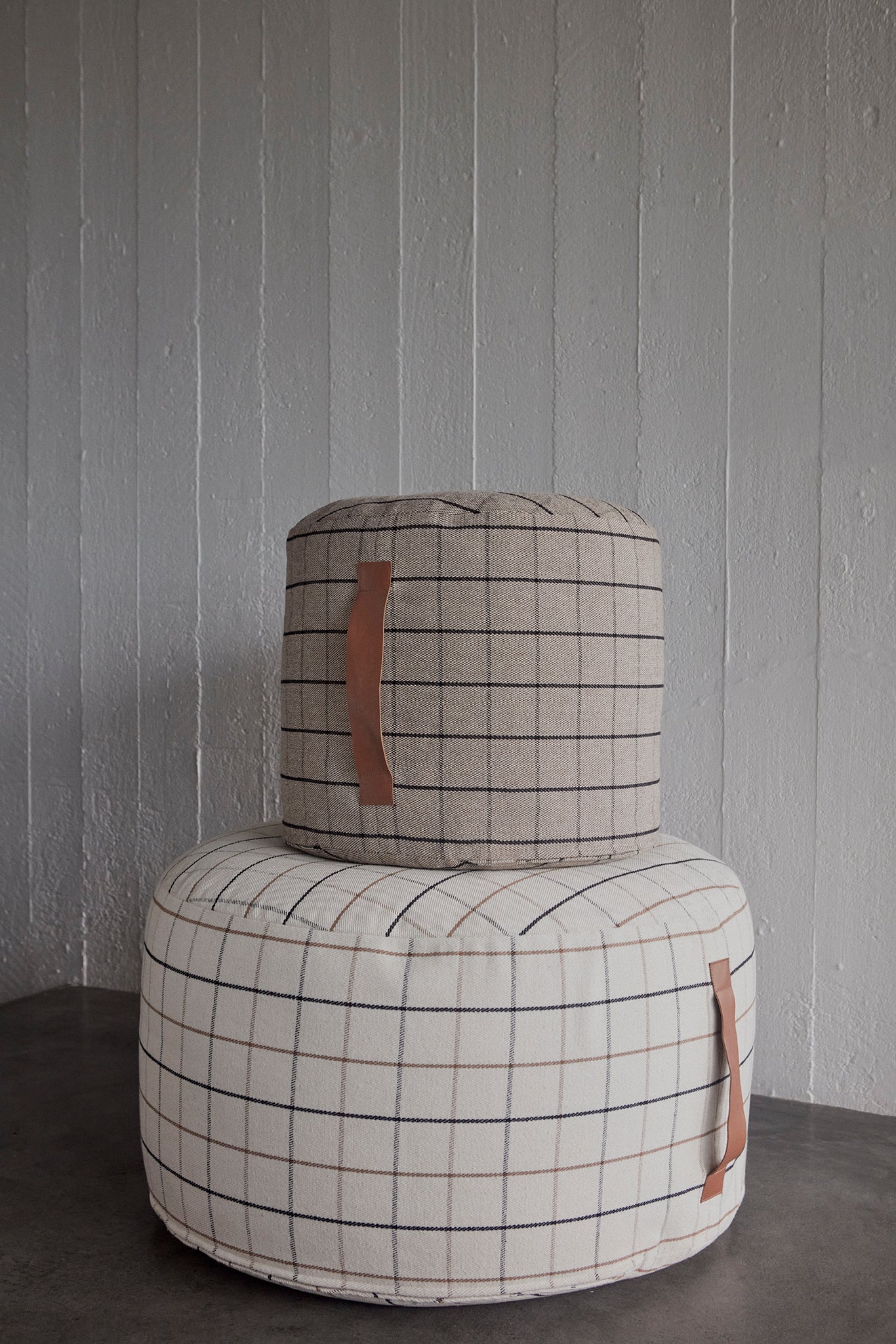 Load image into Gallery viewer, OYOY LIVING Grid Pouf Large Pouf 102 Offwhite
