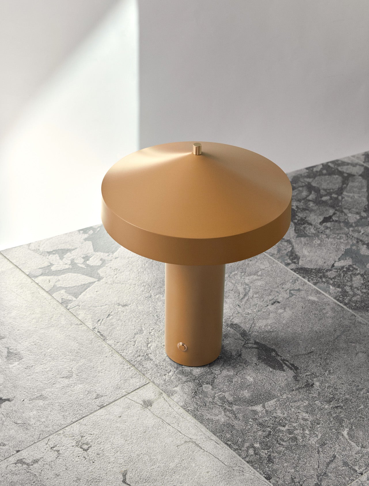 Laden Sie das Bild in den Galerie-Viewer, OYOY LIVING Hatto Table Lamp (EU) Table Lamp
