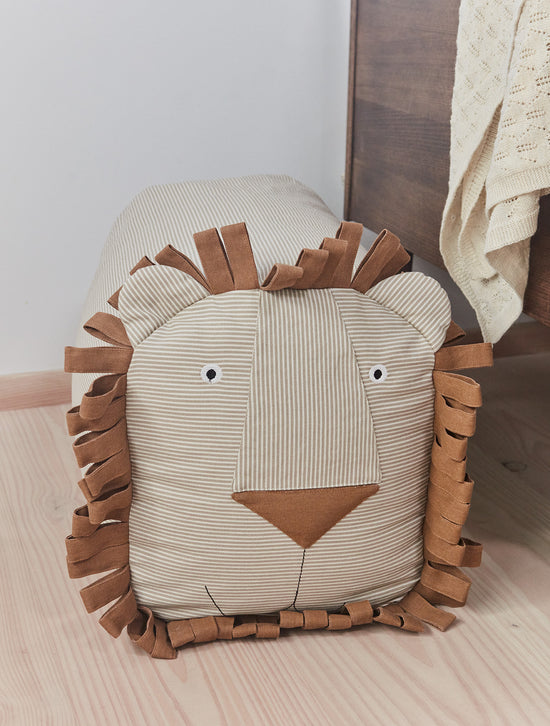 Indlæs billede i Gallery viewer, OYOY MINI Lobo Lion - Ride On Lion Soft Toys 307 Caramel
