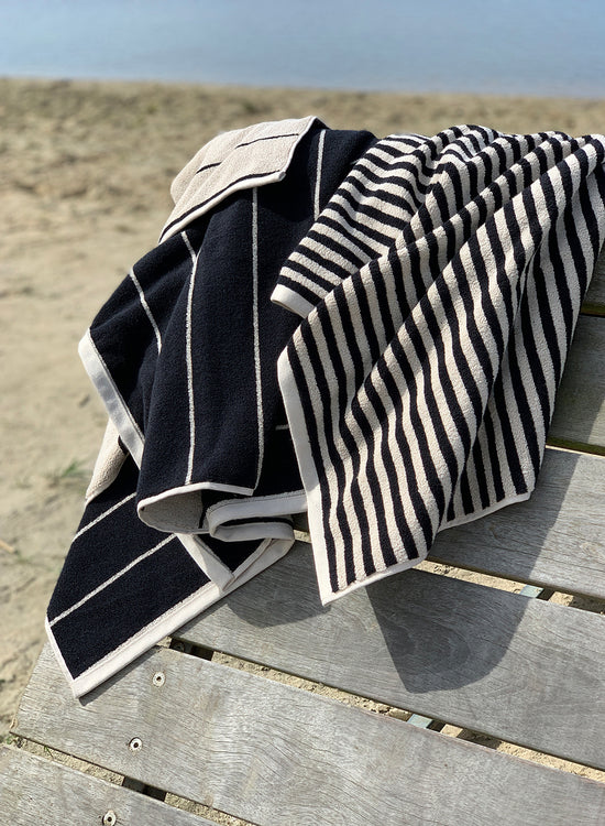 OYOY LIVING Raita Towel - 50x100 cm Towel 306 Clay / Black