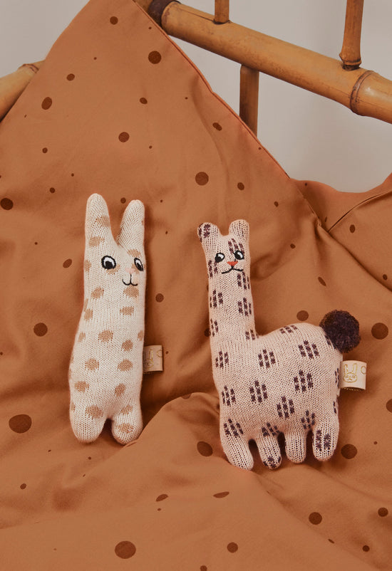 Load image into Gallery viewer, OYOY MINI Rattle - Lama Soft Toys 402 Rose
